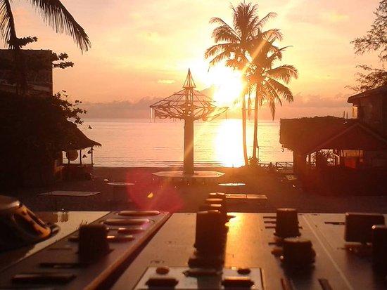 Sandcastle Beach Club